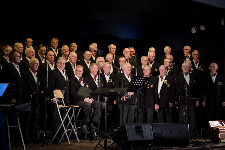 Samling inför Jubileumskonserten 2016. (Lennart Svensson)